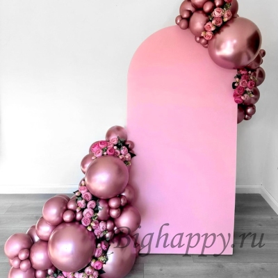 Фотозона из шаров с цветами и Вашей надписью Благородный розовый
