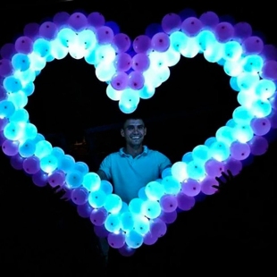 Сердце из светодиодных шаров фото