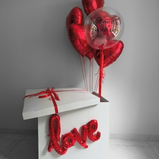 Романтичная коробка с шарами «Послание любви» фото