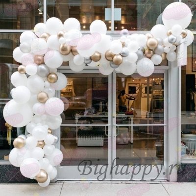 Украшение открытия магазина аркой из воздушных шаров