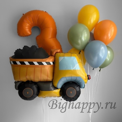 Фонтан из шаров с цифрой и грузовиком фото