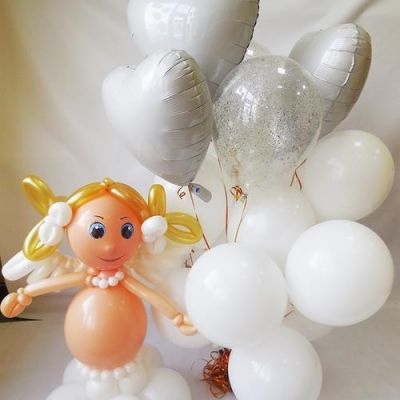Композиция из воздушных шаров Ангелочек на крещение девочки