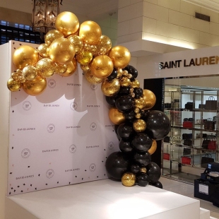 Разнокалиберная гирлянда из воздушных шаров фото