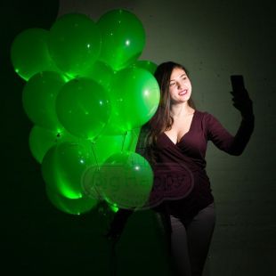 Зелёный светящийся шар со светодиодами фото