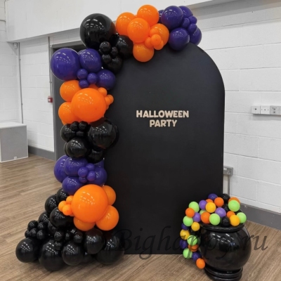 Украшение из шаров на Halloween «Колдовская ночь» фото