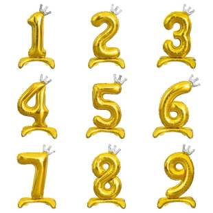 Золотые цифры от "0" до "9" с короной на подставках фото
