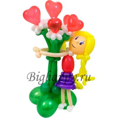 Фигура из воздушных шаров Девочка с букетом цветовсердечек