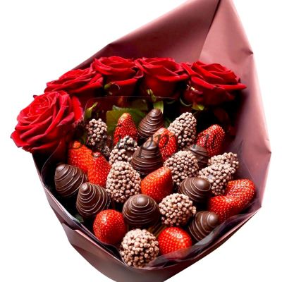 Букет из клубники в шоколаде с красными розами “Страсть в шоколаде”