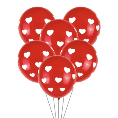 Воздушный красный шар с белыми сердечками
