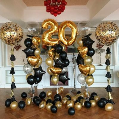Оформление из воздушных шаров на День рождения Чёрный с золотом