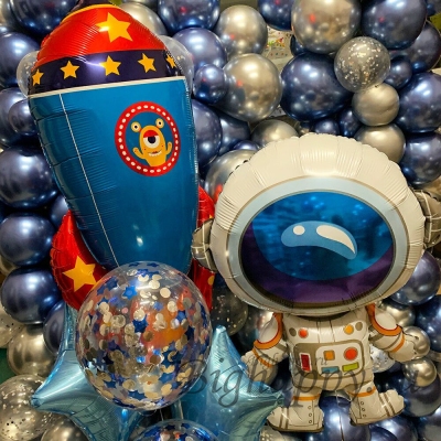 Композиция из воздушных шаров Юный космонавт