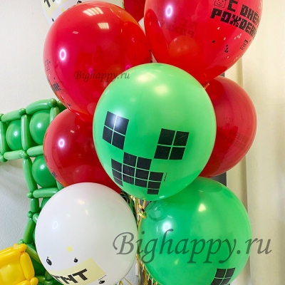 Композиция из воздушных шаров Пиксели Minecraft