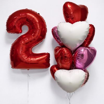Композиция из воздушных шаров шаров с цифрой С любовью