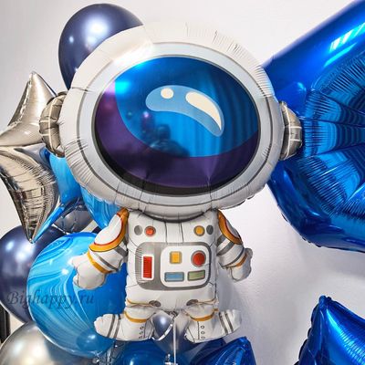 Композиция из воздушных шаров В космос на День рождения