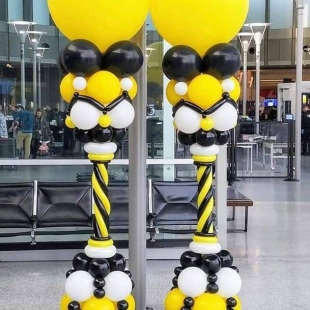 Большой шар на колонне &ndash; стойке фото