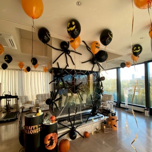 Оформление шарами на Хеллоуин фото