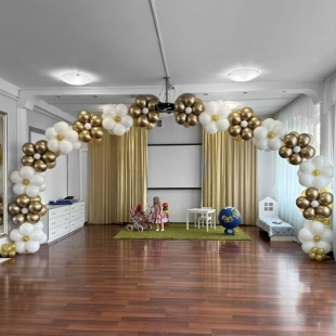 Арка из шаров &laquo;Цветы&raquo; фото