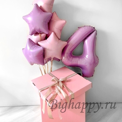 Розовая коробка с фольгированными шарами на день рождения фото