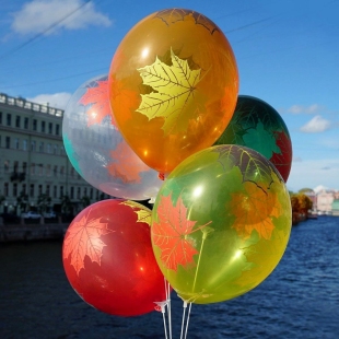 Связка из 5 латексных шаров &laquo;Кленовые листья&raquo; фото