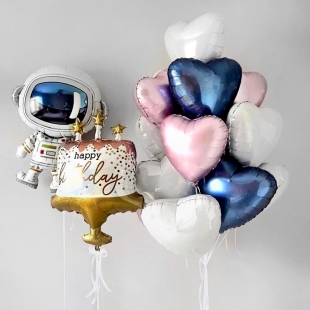 Композиция из фольгированных шаров «Космонавт» фото