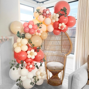 Гирлянда-фотозона из шаров "Цветочная" фото