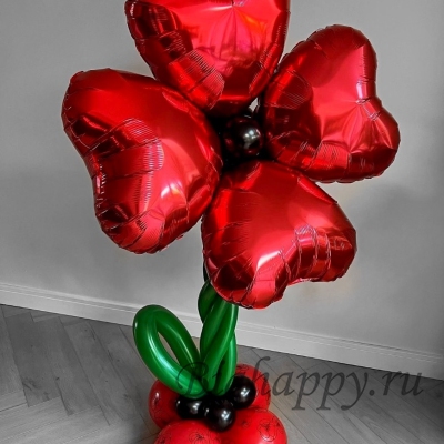 Большой красный цветок мака из воздушных шаров фото