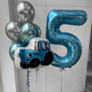 Композиция из шаров "Синий трактор" для маленьких строителей фото