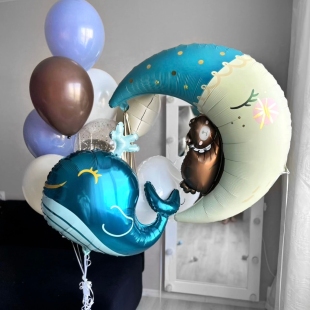 Композиция из воздушных шаров с гелием «Медвежонок на луне и Китёнок» фото