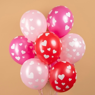 Розовые и красные шарики с сердечками фото