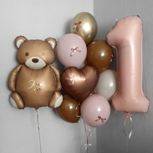 Композиция из шаров с гелием &laquo;Праздник с мишкой&raquo; фото