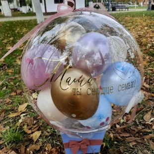 Бабл-бокс с большим прозрачным шаром с шариками внутри фото