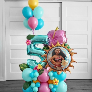 Композиция из воздушных шаров с Моаной фото