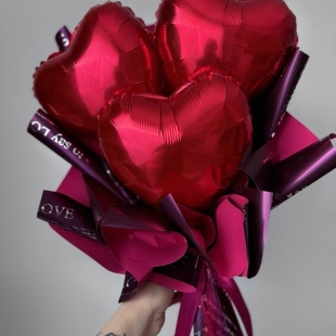 Букет из алых мини-сердец &quot;Для дорого сердцу человека&quot; фото